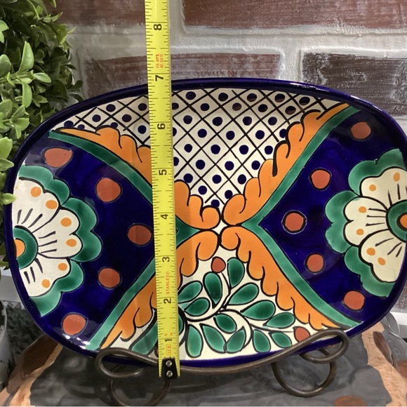 Talavara Style Mexican Art Pottery - Artist Signed - Lead Free Serving Plate - Picture 6 of 8
